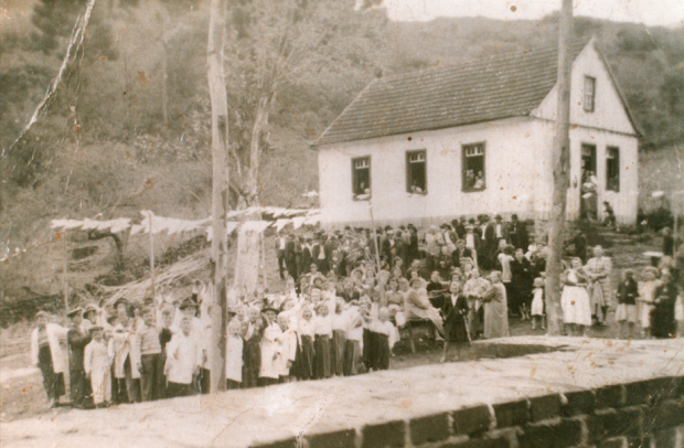 CASA DO PROFESSOR, AMPLIAÇÃO DA IGREJA CATÓLICA. PADRE ETERNO BAIXO EM 1956